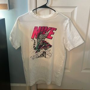 M Men’s White Nike Graphic T-Shirt